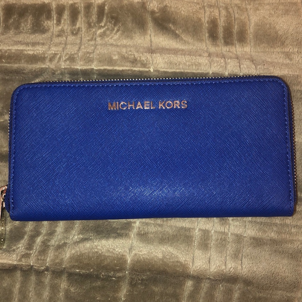 Never Used MK Wallet-great condition!
